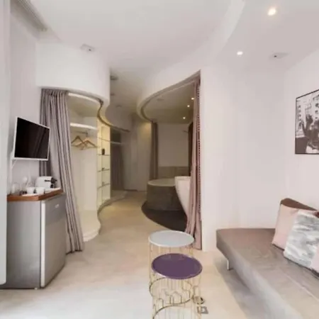 Magnifique Parisien - Marais Inn Paris